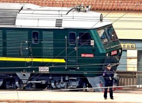 Территорию у железной дороги во Владивостоке чистят для бронепоезда лидера КНДР